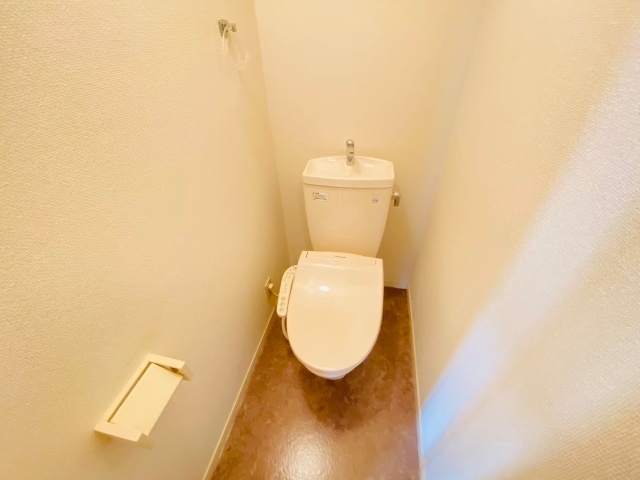 ����4