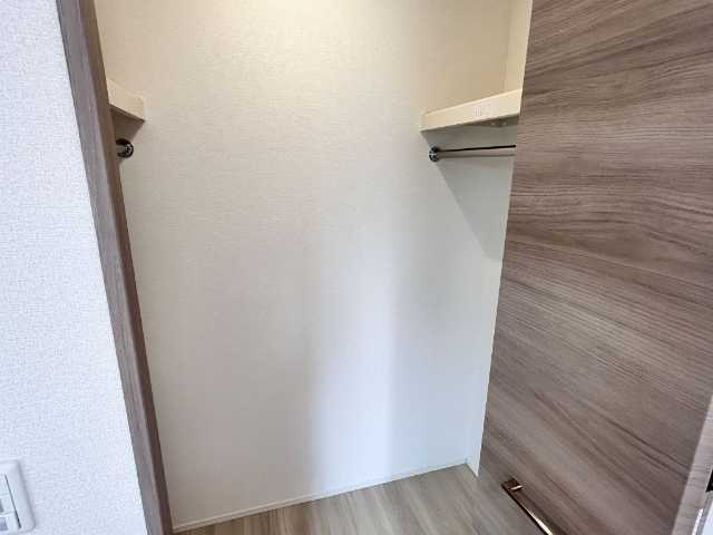 ����8