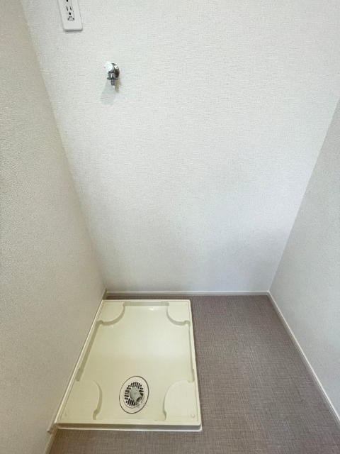 ����21