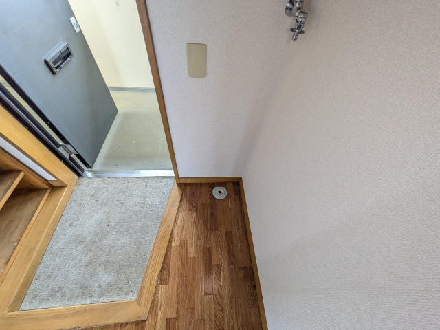 ����8