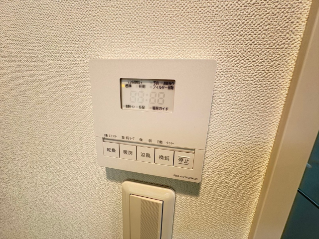 ����13