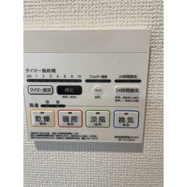 ����9
