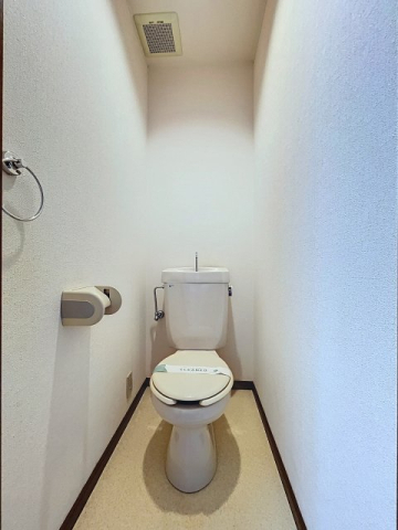 ����4