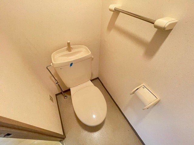 ����4