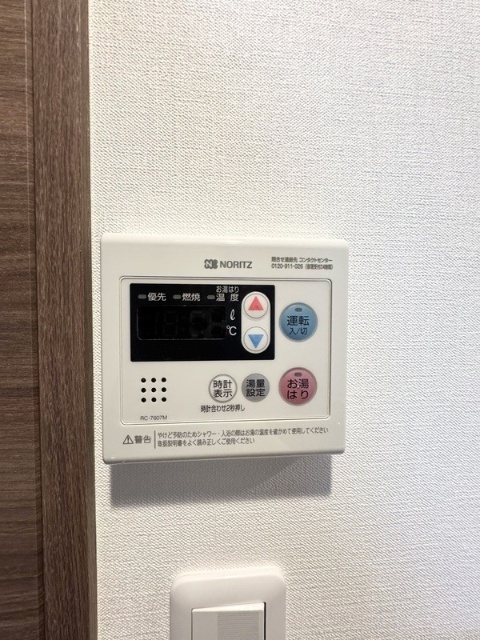 ����11