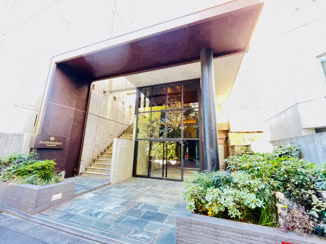 �������g������J���@�Z�{�؉w�i�k��3���j