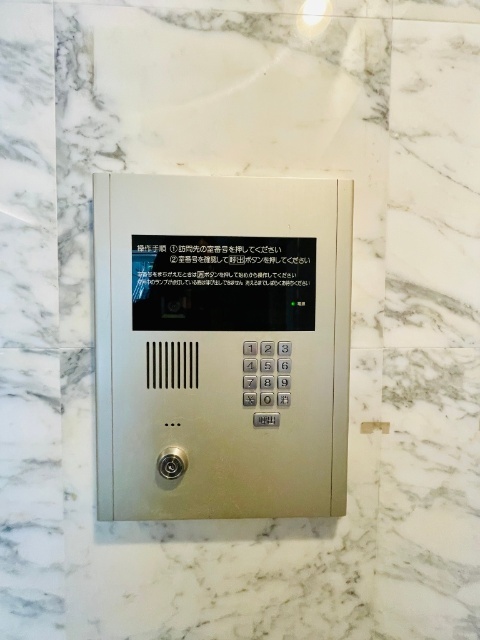 ����11