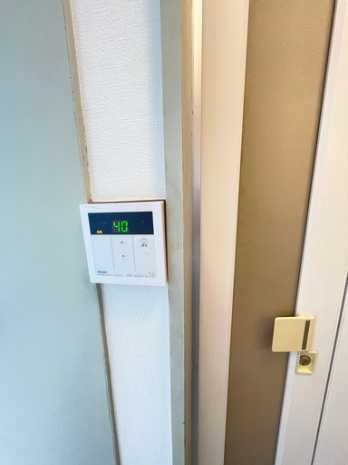 ����8