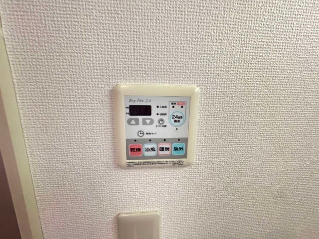 ����20