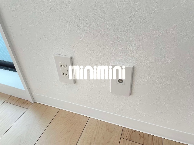 ����20