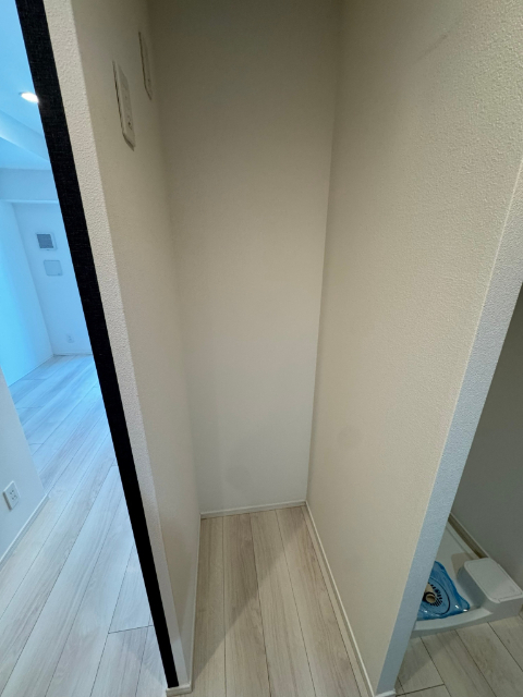 ����28