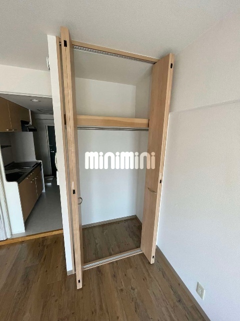 ����5