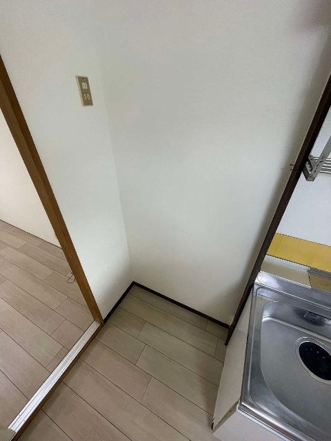 ����13