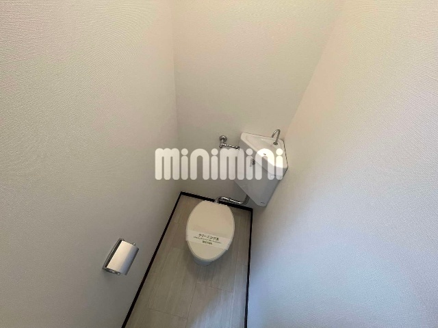 ����4