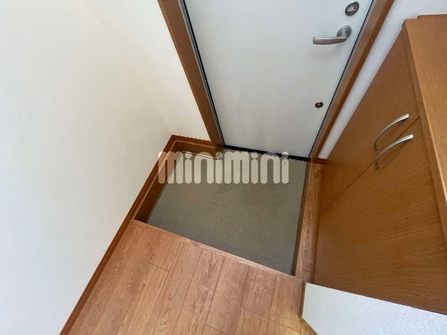 ����9