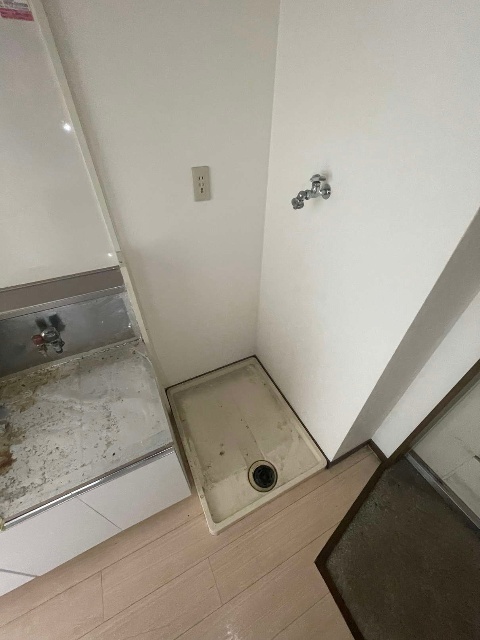 ����4