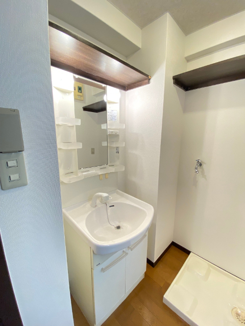 ����5