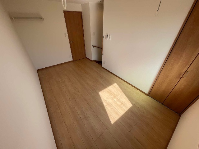 ����10