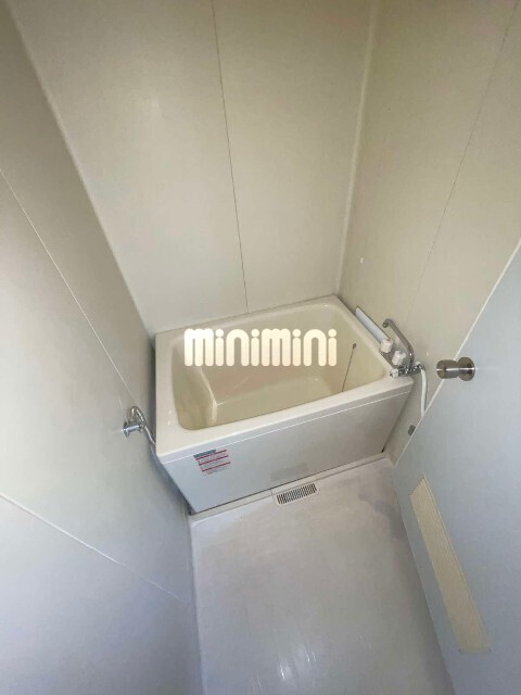 ����3