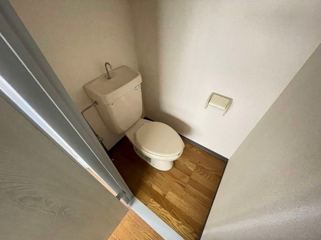 ����4