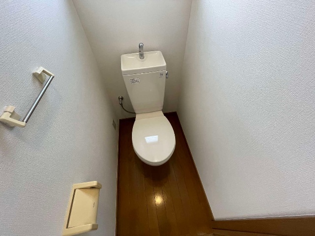 ����4
