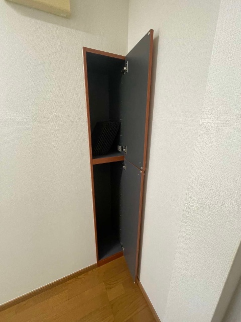 ����16