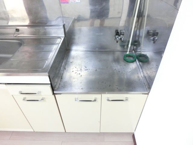 ����13