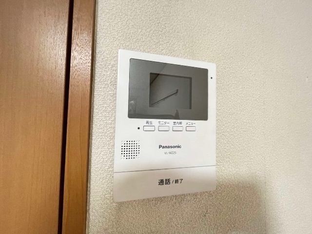 ����16