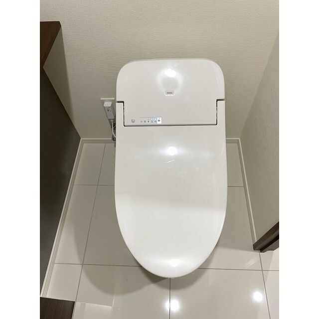 ����4