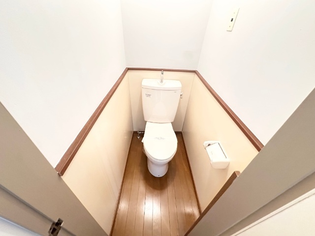 ����4