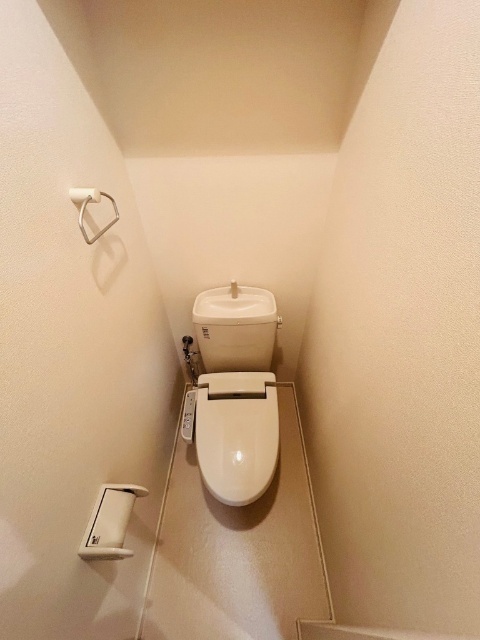����5