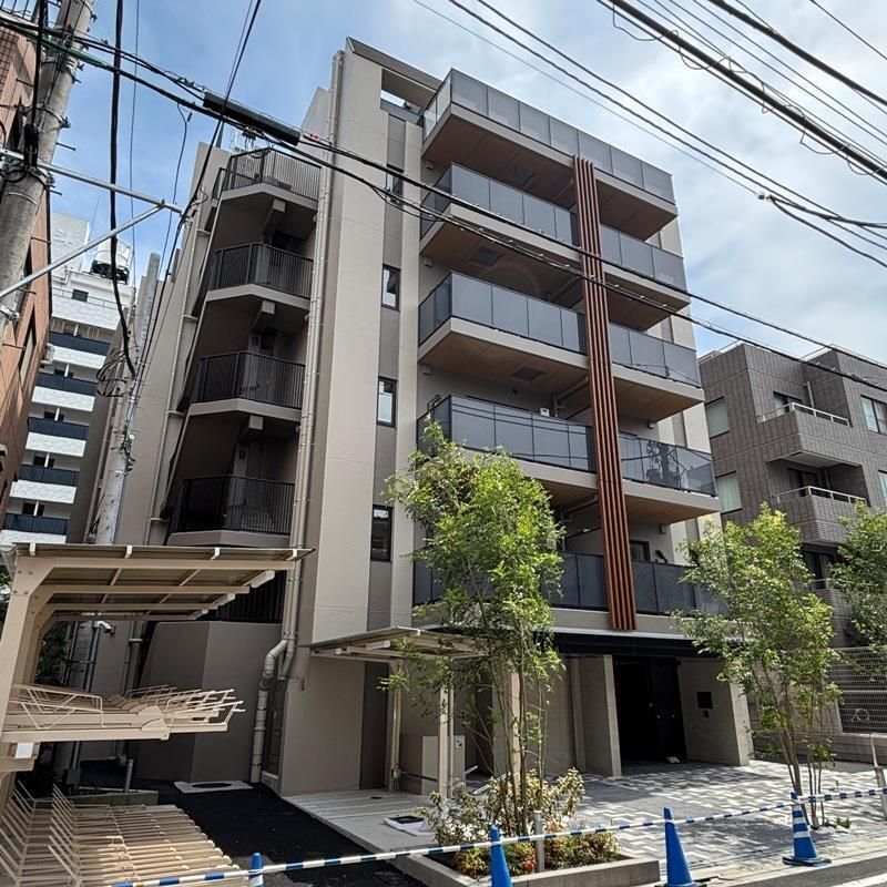 ����12