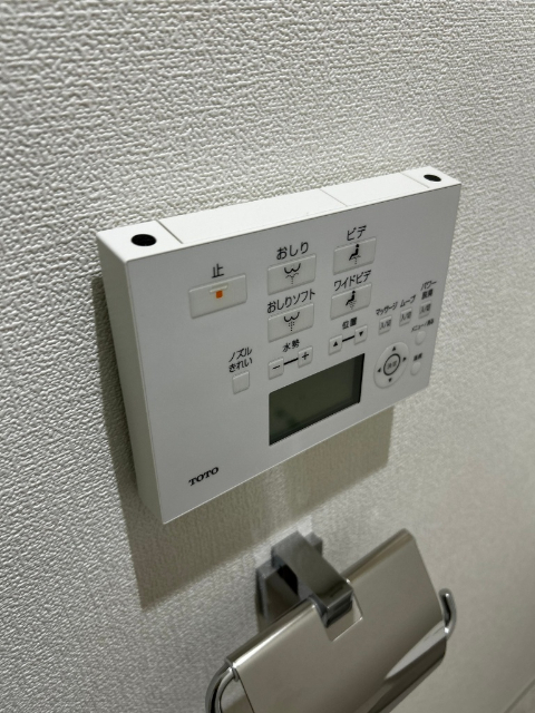 ����21
