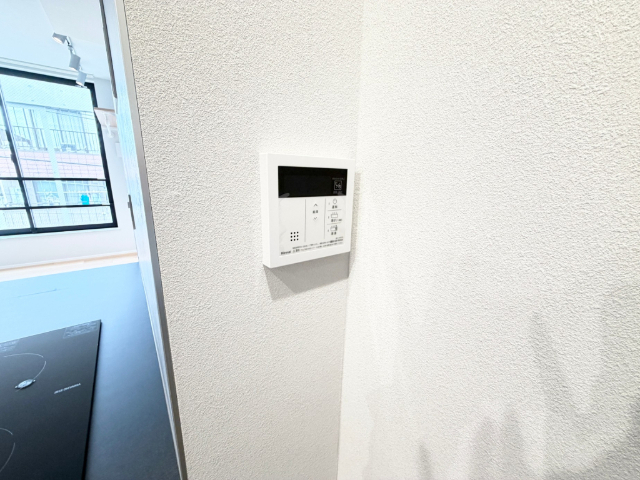 ����16