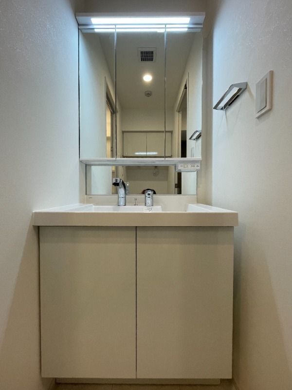 ����8