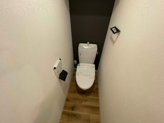����4