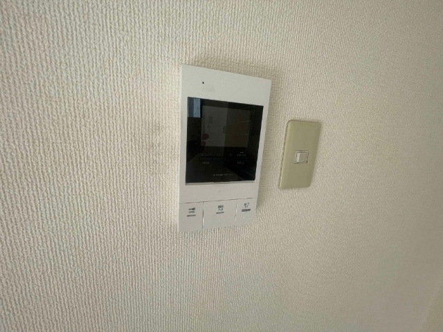 ����7