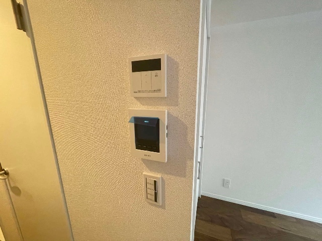 ����13