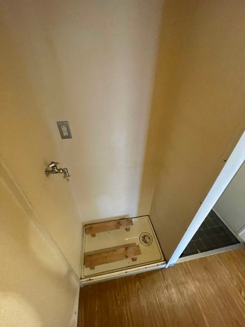 ����4