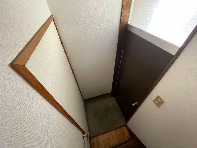 ����8