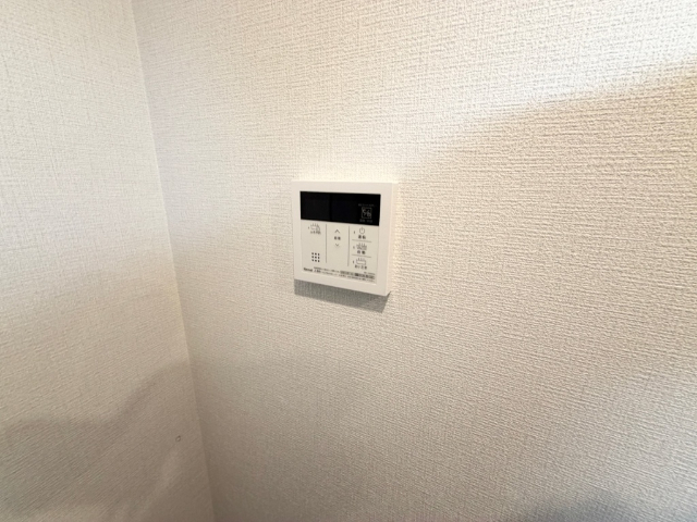 ����21