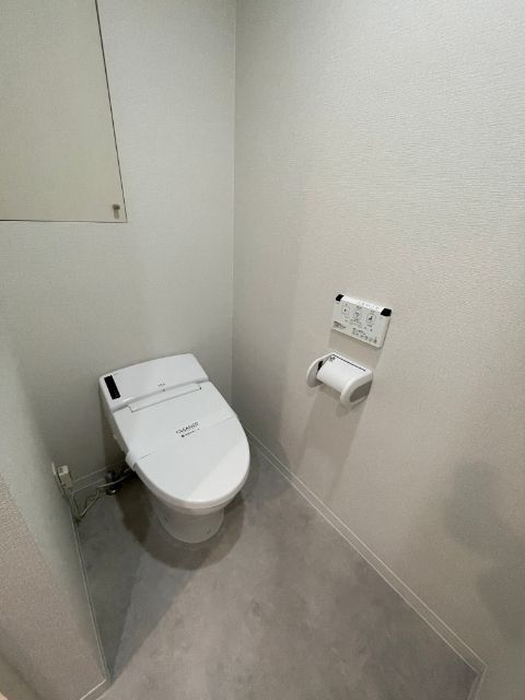 ����4