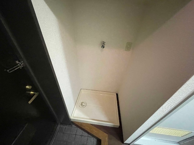 ����4