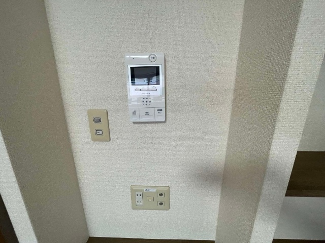 ����7
