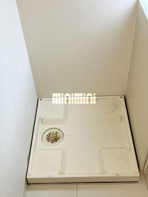 ����18