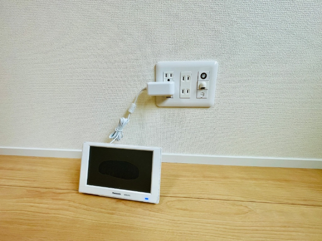 ����18