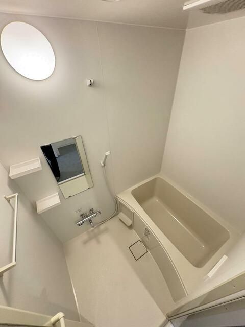 ����3