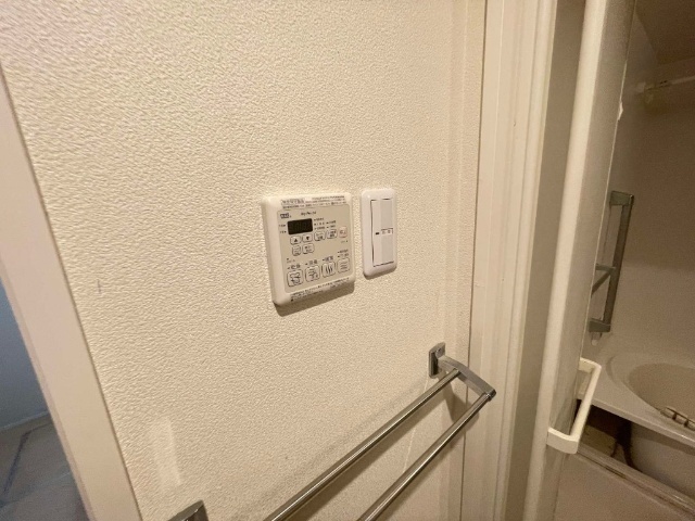 ����13