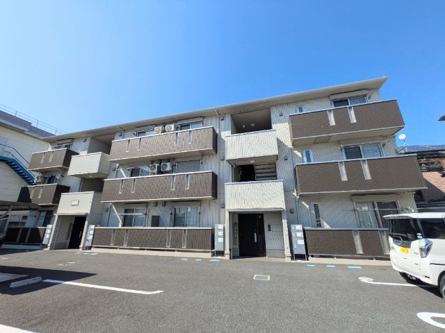 ���c�}�d�S���c�����@�{���؉w�@��21���i9300m�j