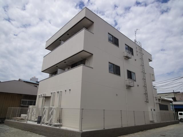 ���{����@���q�w�i�k��3���j